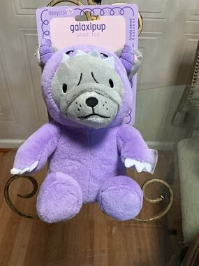 Brand New Beautiful Dexypaw Pug  Dog Toy  8 ” Clinker & Squeaker